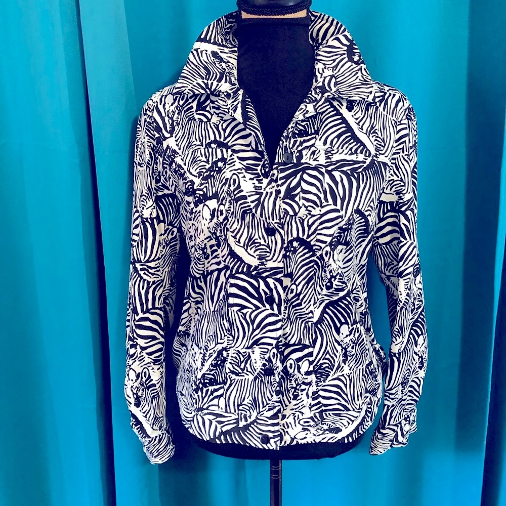 Lightweight zebra 🦓 print jacket.